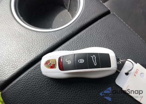 2015 Porsche Panamera 4 z USA, uszkodzony, nr VIN WP0AA2A77FL005356